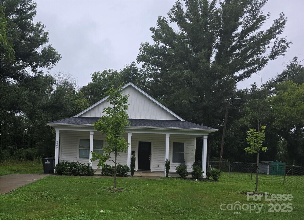 236 Emmett St in Rock Hill, SC - Building Photo