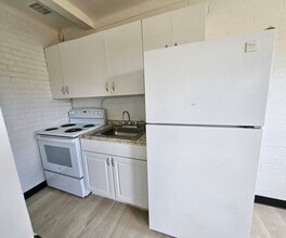 205 E Imperial Ave in Las Vegas, NV - Building Photo - Building Photo