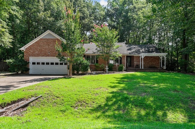 property at 103 Knollwood Ct