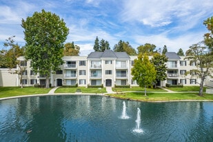 Versailles on the Lake Apartments in Santa Ana, CA - Building Photo