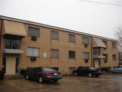 The Cherry Wood Apartments in Lakewood, OH - Building Photo - Building Photo