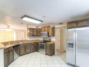 1723 Ashwood Cir in Middleburg, FL - Building Photo - Building Photo