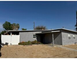 17825 Saticoy St in Reseda, CA - Building Photo