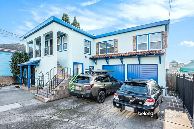 831 E 17th St in Oakland, CA - Foto de edificio - Building Photo