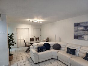 13850 SW 62nd St in Miami, FL - Building Photo - Building Photo