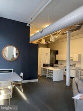 408 Vine St in Philadelphia, PA - Building Photo - Building Photo