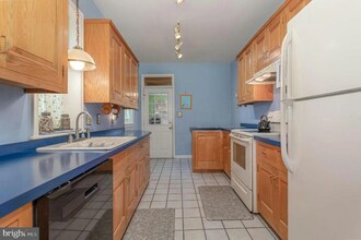 340 E Locust St in York, PA - Building Photo - Building Photo