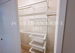 18 Artisan Dr, Unit 205 in Salem, NH - Building Photo - Building Photo