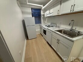 19 Peterborough St in Boston, MA - Building Photo