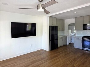 857 22nd Ave N in St. Petersburg, FL - Building Photo - Building Photo