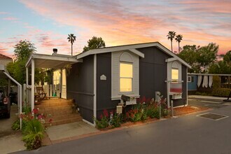 3360 N Topanga Canyon Blvd in Topanga, CA - Foto de edificio - Building Photo