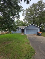 408 Austin Cir in Russellville, AR - Building Photo