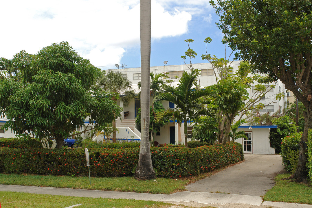 Flag Ship in Fort Lauderdale, FL - Building Photo