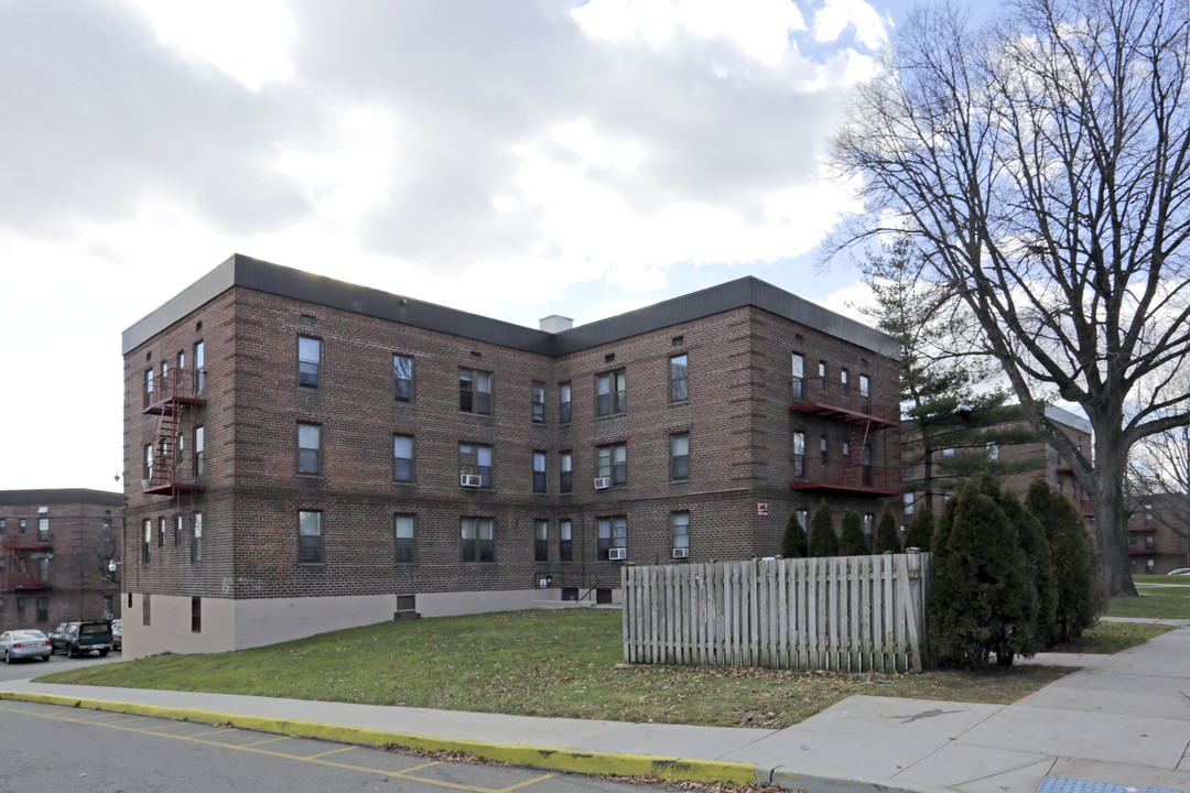 Cunningham Apartments in Jamaica, NY - Building Photo