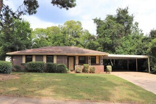 875 Karen Rd in Montgomery, AL - Building Photo