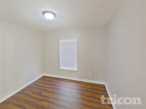 1002 E 108th Ave in Tampa, FL - Building Photo - Building Photo