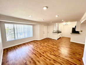 924 Gaviota Ave, Unit 303 in Long Beach, CA - Foto de edificio - Building Photo