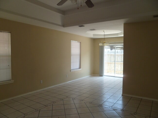 1014 Stonehaven Blvd, Unit 3 in Edinburg, TX - Building Photo - Building Photo