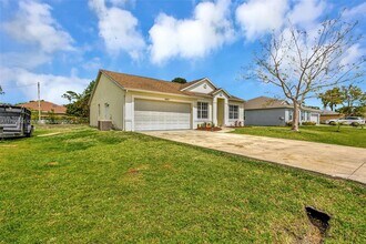 665 NE Horizon Ln in Port St. Lucie, FL - Building Photo - Building Photo