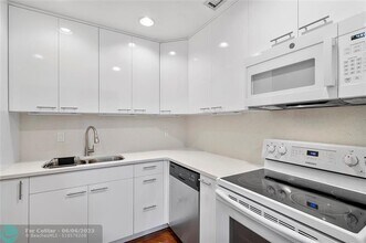 6211 Bay Club Dr in Fort Lauderdale, FL - Building Photo - Building Photo