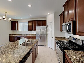 492 Bright Peridot Ave in Las Vegas, NV - Building Photo - Building Photo