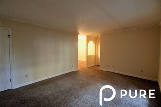 7602 Hunt Club Rd-Unit -H101 in Columbia, SC - Foto de edificio - Building Photo