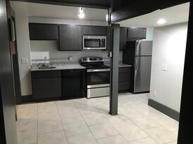 2612 Eden Ave Apartamentos