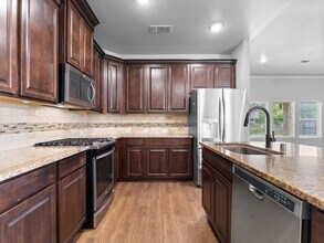 244 Mossy Meadow Dr in West Columbia, TX - Building Photo - Building Photo