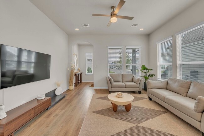 8616 Torrita Dr in Hutto, TX - Building Photo - Building Photo