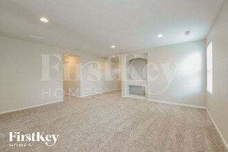 865 Willow Dr in Lochbuie, CO - Building Photo - Building Photo