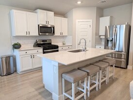 5627 Jewel Curv in San Antonio, TX - Building Photo