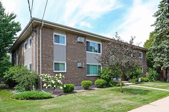 SUNSET APARTMENTS in Wisconsin Rapids, WI - Building Photo - Building Photo