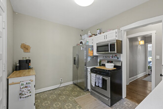 2315 N Commonwealth Ave, Unit 3S in Chicago, IL - Building Photo - Building Photo