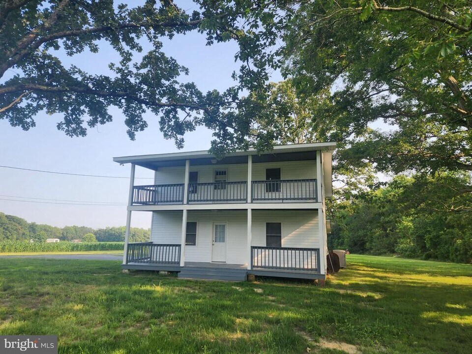 38525 Chaptico Rd in Mechanicsville, MD - Building Photo