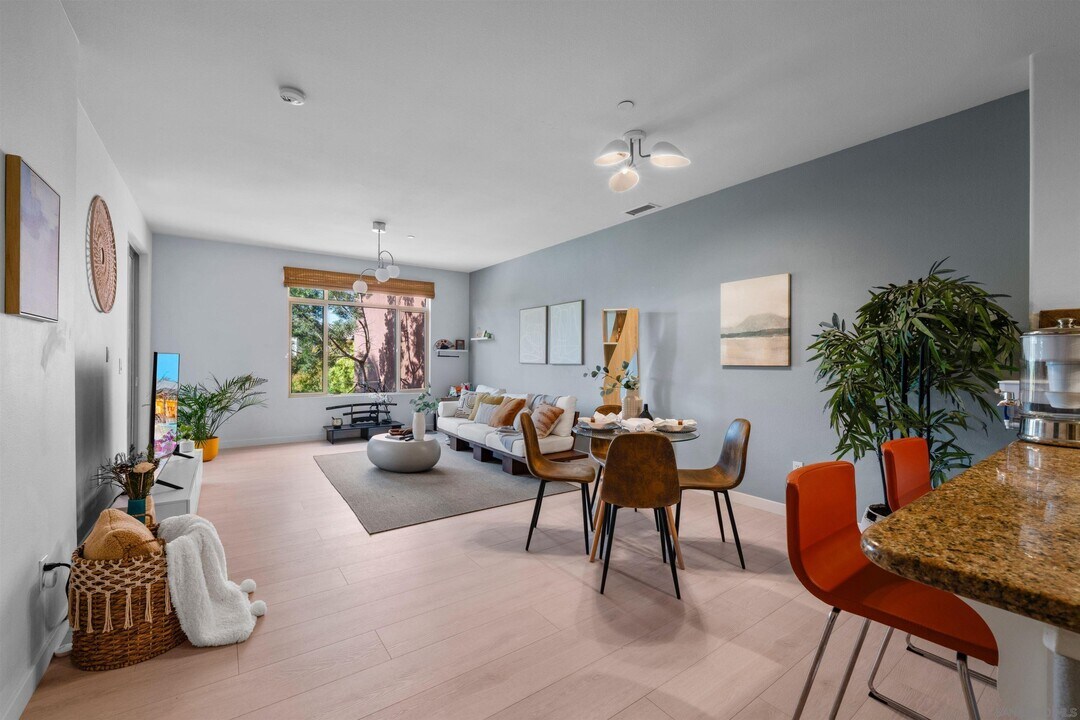 8211 Station Village Ln in San Diego, CA - Building Photo