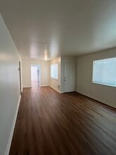 925-931 Mitchell St in Klamath Falls, OR - Building Photo - Building Photo