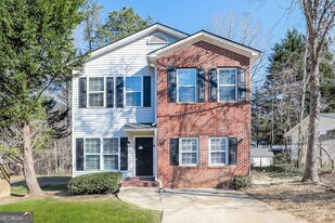 5330 Mercedes Dr in Cumming, GA - Building Photo