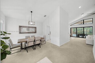 8864 Ventura Way in Naples, FL - Building Photo - Building Photo