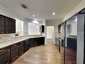 3719 Pine Lake Dr in Pearland, TX - Building Photo - Building Photo