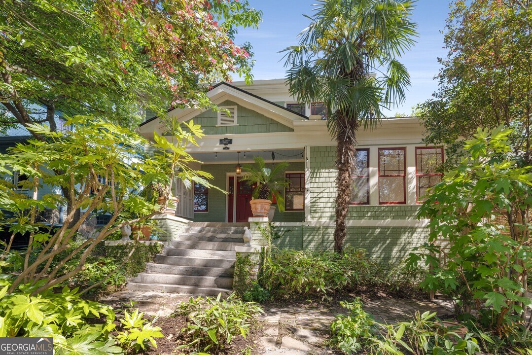 374 8th St NE in Atlanta, GA - Building Photo