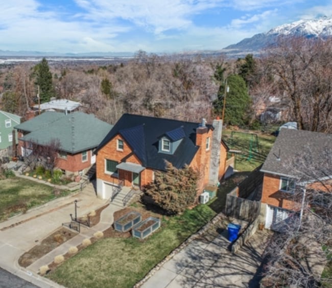 property at 1736 26th St