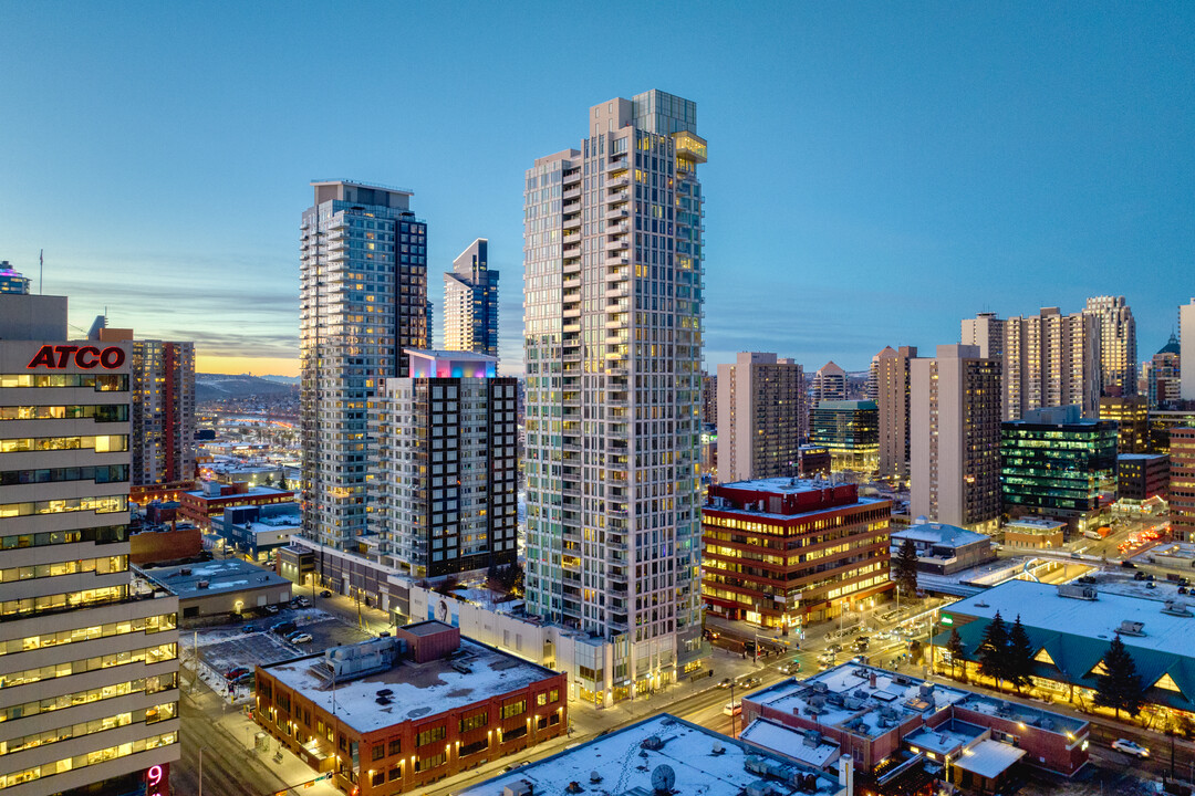 Mark on 10th in Calgary, AB - Building Photo