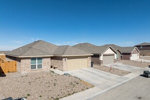 1631 Wrigley Dr in Odessa, TX - Building Photo