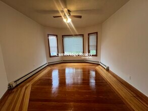 6 Boston Ave, Unit 6 in Somerville, MA - Foto de edificio - Building Photo