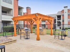 Villa Del Mar Apartments in Arlington, TX - Foto de edificio - Building Photo