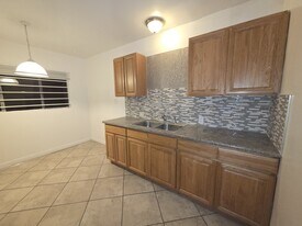 731 W Hyde Park Blvd, Unit 2 in Inglewood, CA - Building Photo