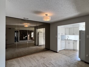 15514 Orlan Brook Dr in Orland Park, IL - Building Photo - Building Photo