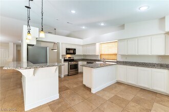 1310 Autumn Wind Way in Henderson, NV - Building Photo - Building Photo