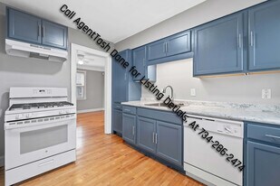 1524 Cicotte Ave in Lincoln Park, MI - Building Photo