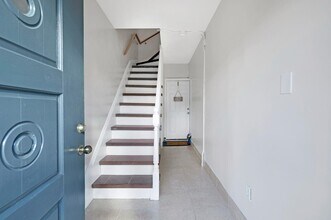 561 Broad St in Carlstadt, NJ - Building Photo - Building Photo